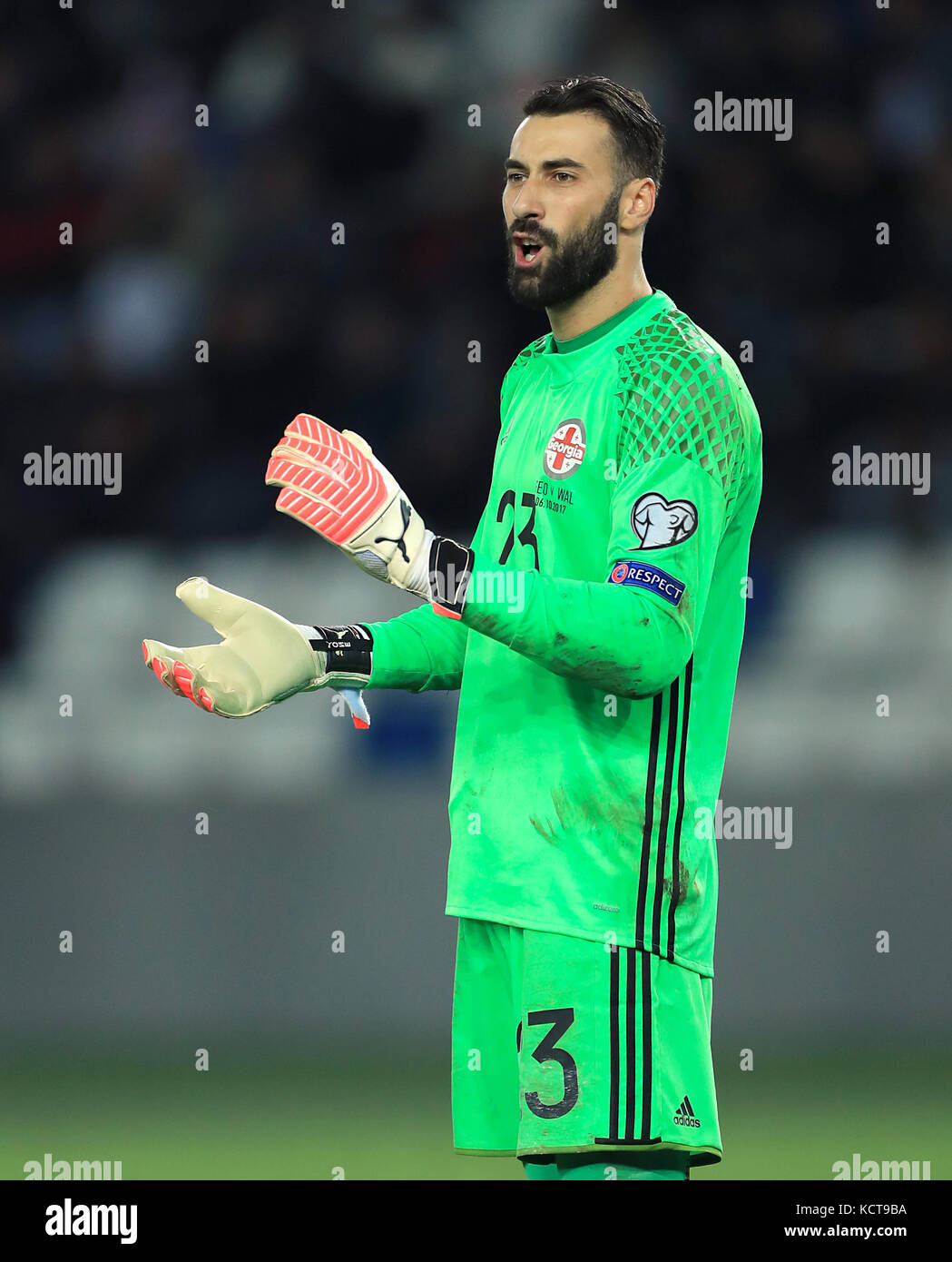 Il portiere della Georgia Giorgi Loria durante le Qualifiche della Coppa del mondo FIFA 2018, partita del Gruppo D alla Boris Paichadze Dinamo Arena di Tbilisi. PREMERE ASSOCIAZIONE foto. Data immagine: Venerdì 6 ottobre 2017. Scopri la storia della Pennsylvania SOCCER Georgia. Il credito fotografico dovrebbe essere: Tim Goode/PA Wire. . Foto Stock