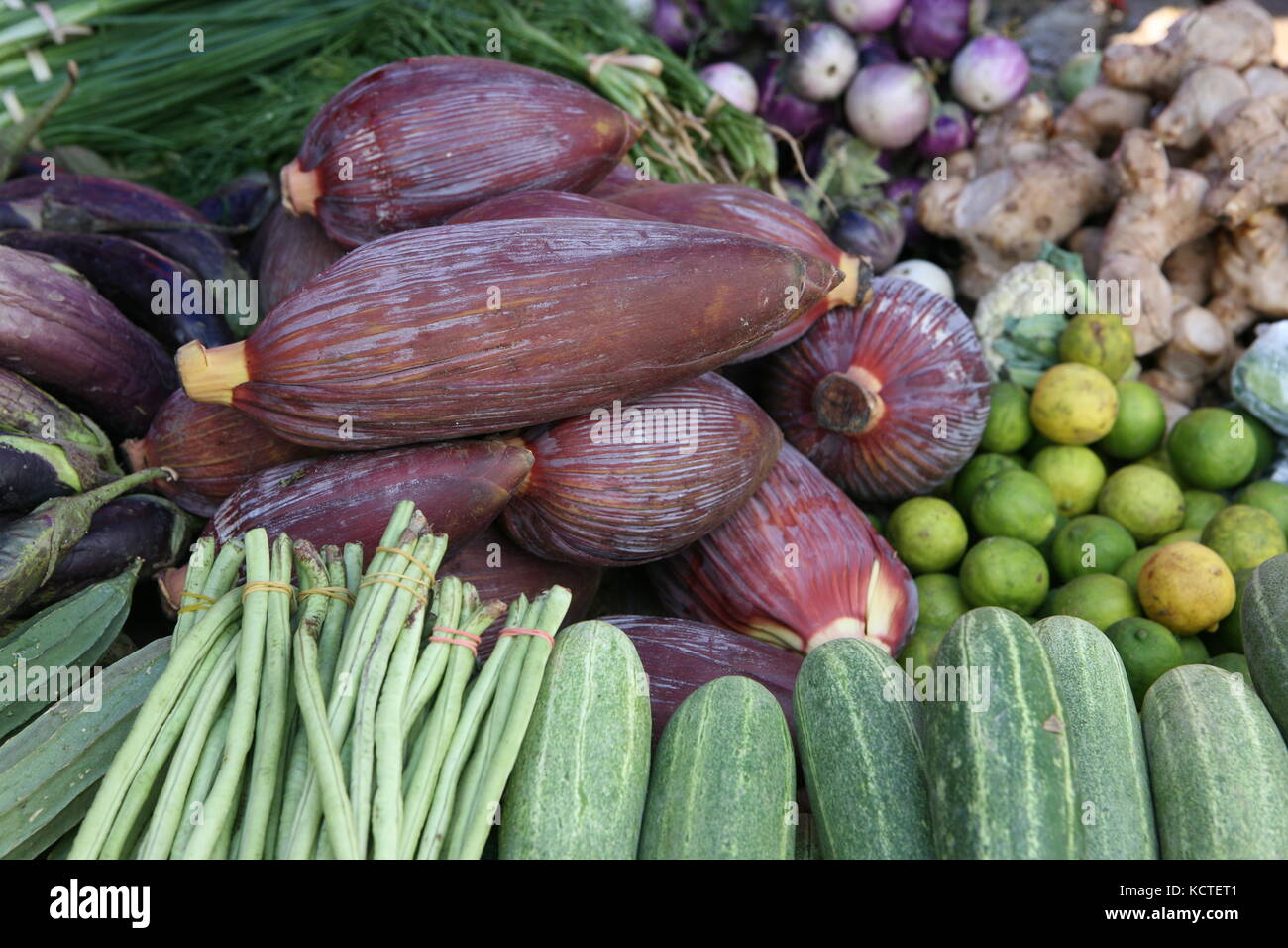 Exotsiches Gemüse auf asiatischem Markt - verdure esotiche sul mercato asiatico Foto Stock