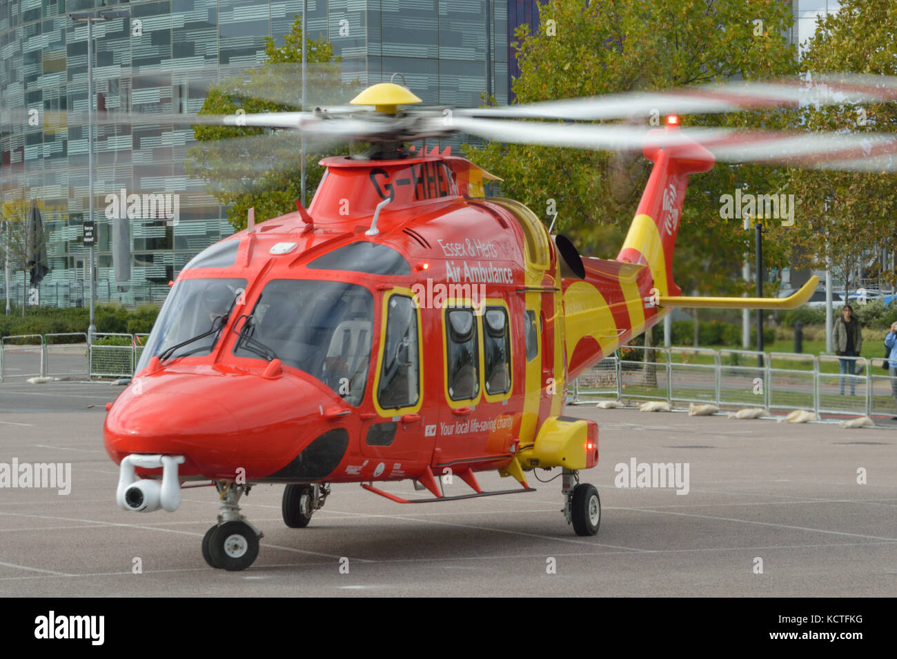 Gli elicotteri che frequentano il Helitech 2017 trade show tenutosi a Londra ExCel exhibition centre Foto Stock