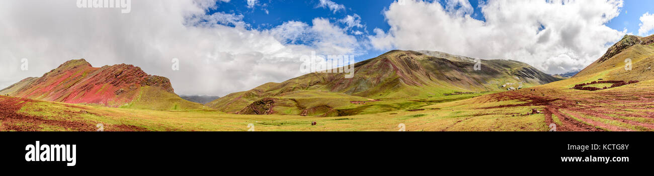 Vinicunca, montana de siete colores o rainbow mountain, pitumarca, Perù Foto Stock