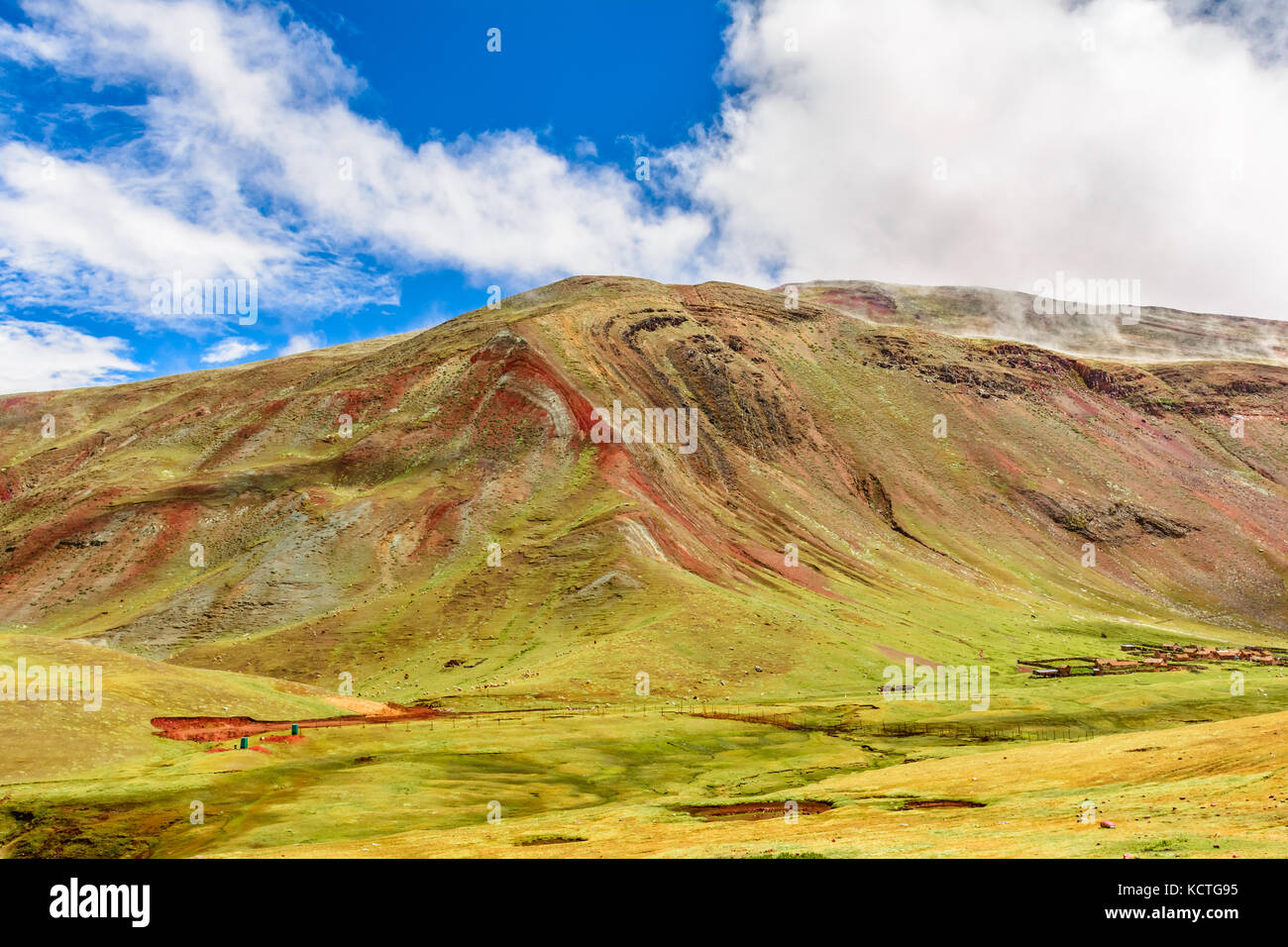 Vinicunca, montana de siete colores o rainbow mountain, pitumarca, Perù Foto Stock