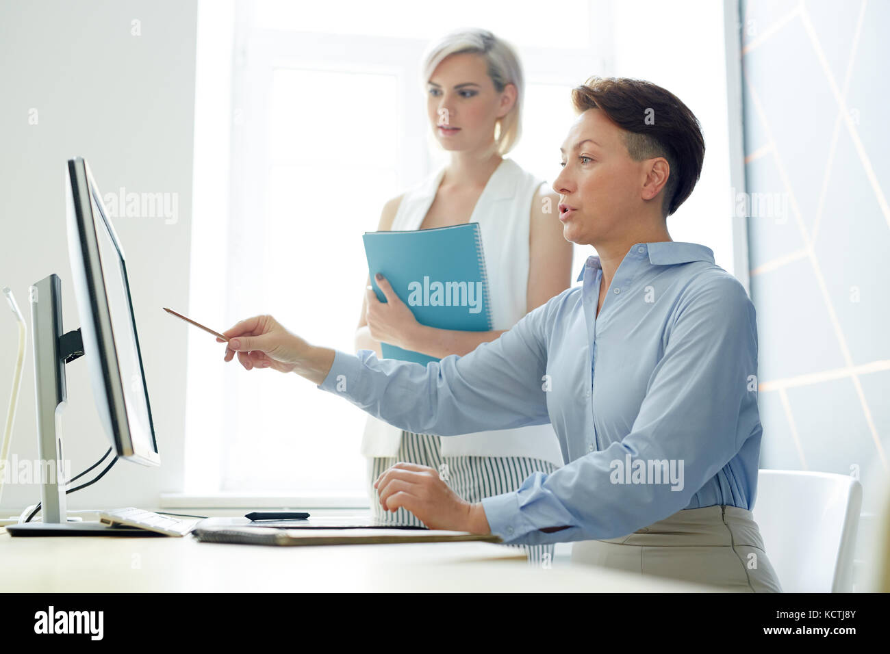 Lavorando al progetto Foto Stock