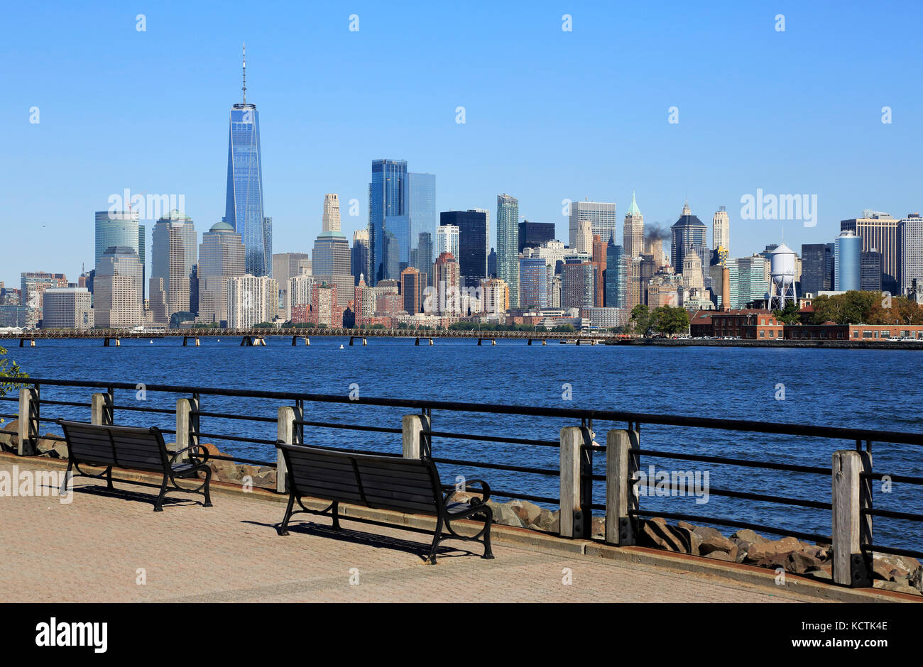 La vista dello skyline del quartiere finanziario di Lower Manhattan con la Freedom Tower dal Liberty state Park.Jersey City.New Jersey.USA Foto Stock