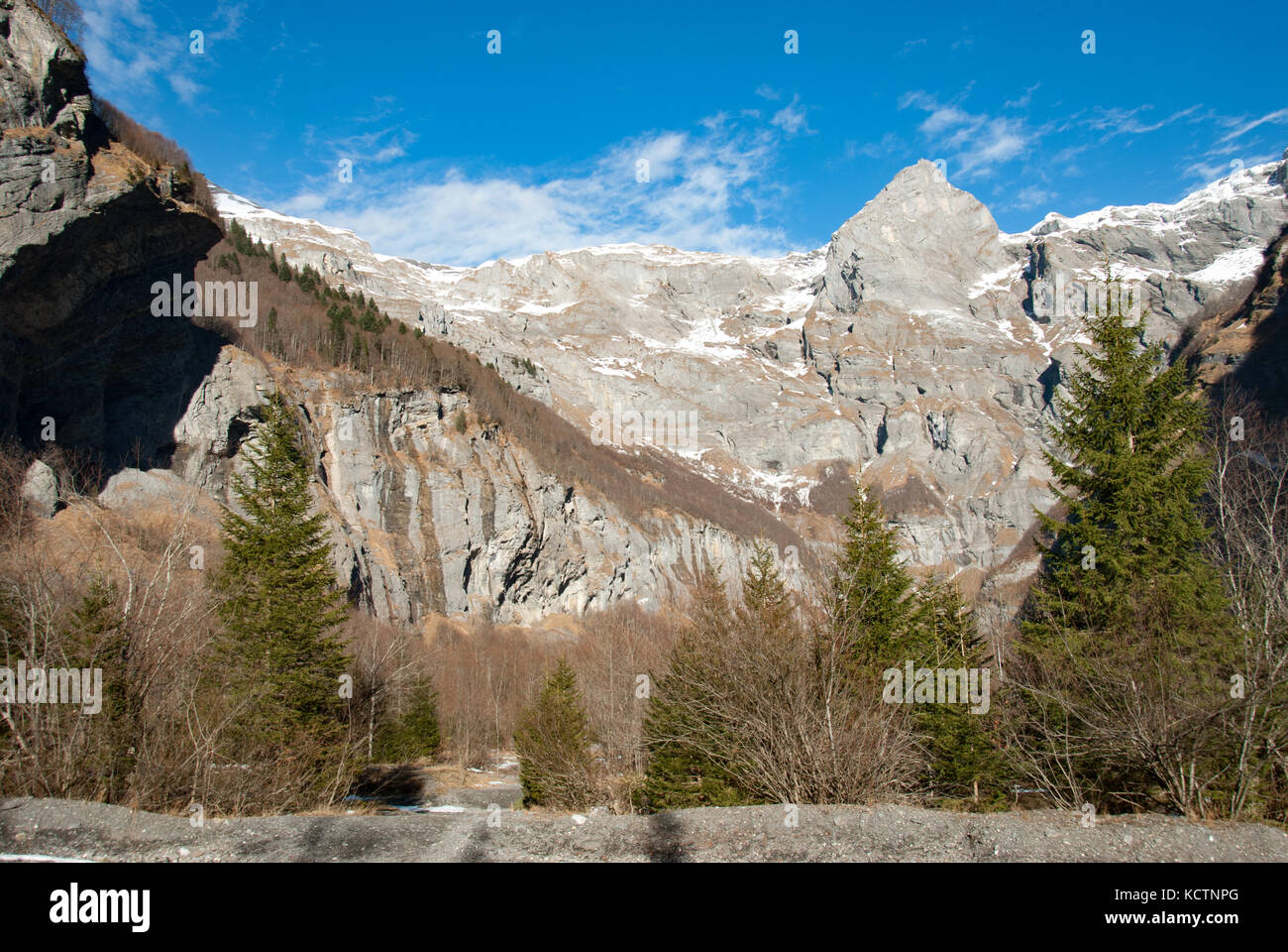 Tour de St-Hubert e Tete des Ottaans alla testa della Valle le Giffre, Sixt Fer A Cheval, Alpi francesi, Francia Foto Stock