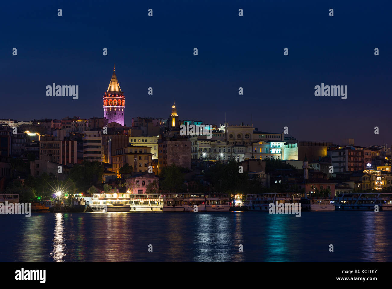 Torre di Galata (Galata Kulesi) con lo skyline di Istanbul, Turchia Foto Stock