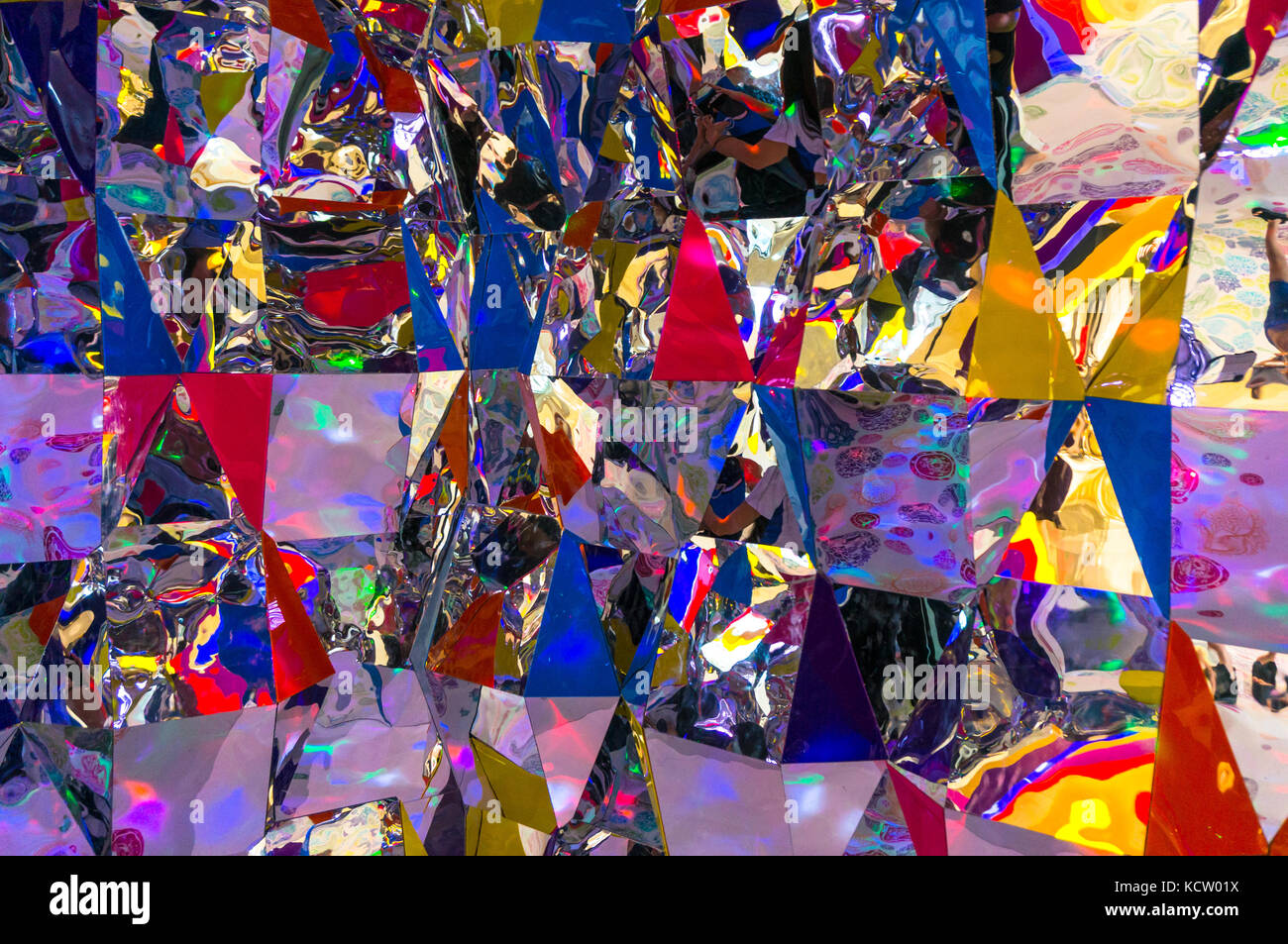 Psichedelico schemi colore all'interno di un bambini fun house presso un centro commerciale di Shenzhen, Cina Foto Stock