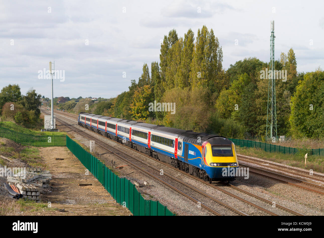 Un East Midlands treni teste HST a sud lungo la Midland Linea principale a Bromham. Foto Stock