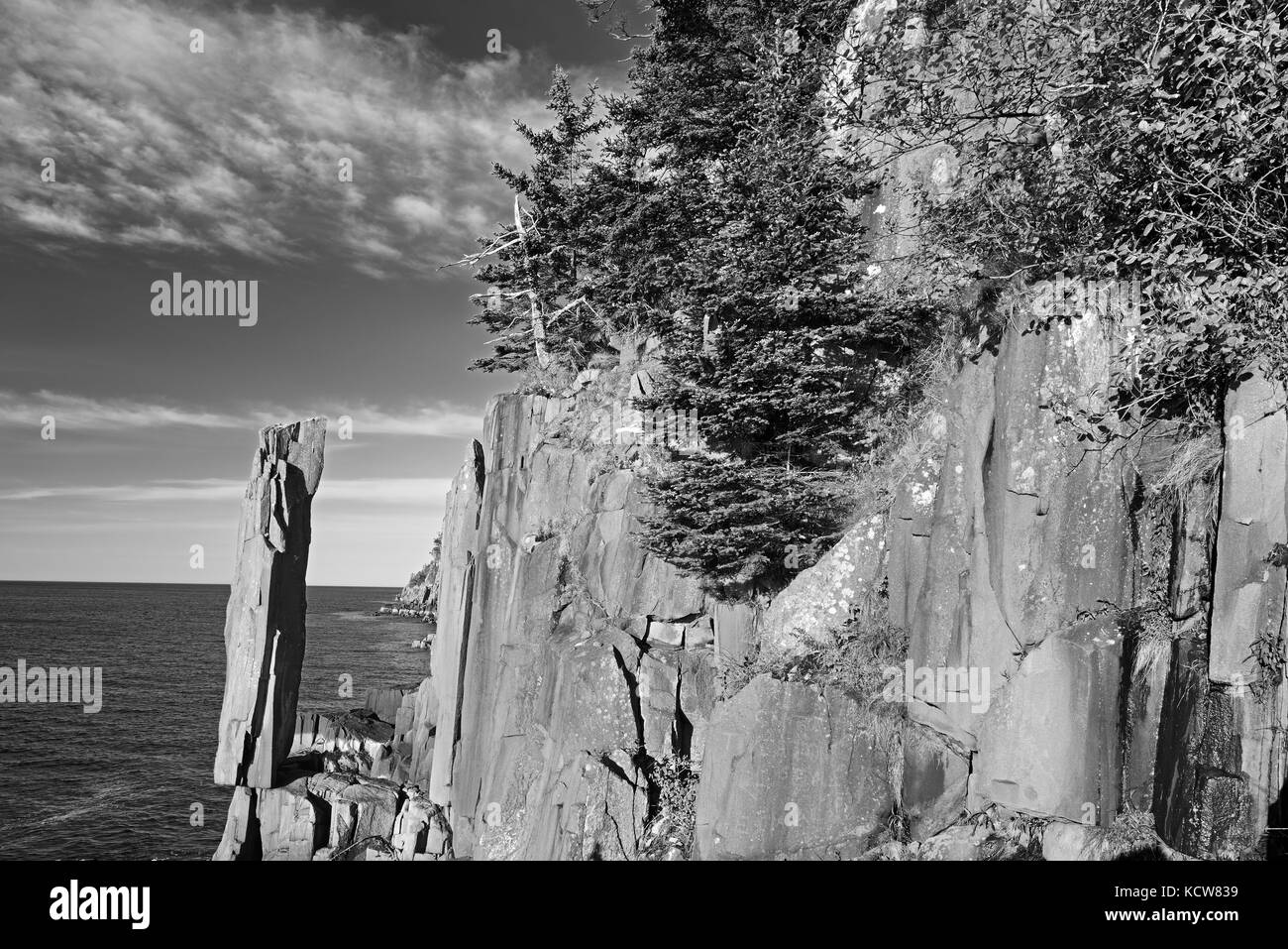 Il "Bilanciamento Rock' su St. Mary's Bay, vicino a Tiverton sull'Isola Lunga sul Digby, collo, Nova Scotia, Canada Foto Stock