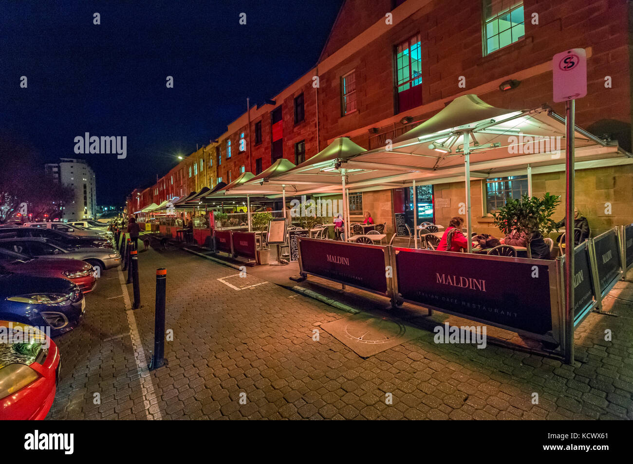 Per cenare fuori la sera in Salamanca area di mercato a Hobart, in Tasmania. Foto Stock