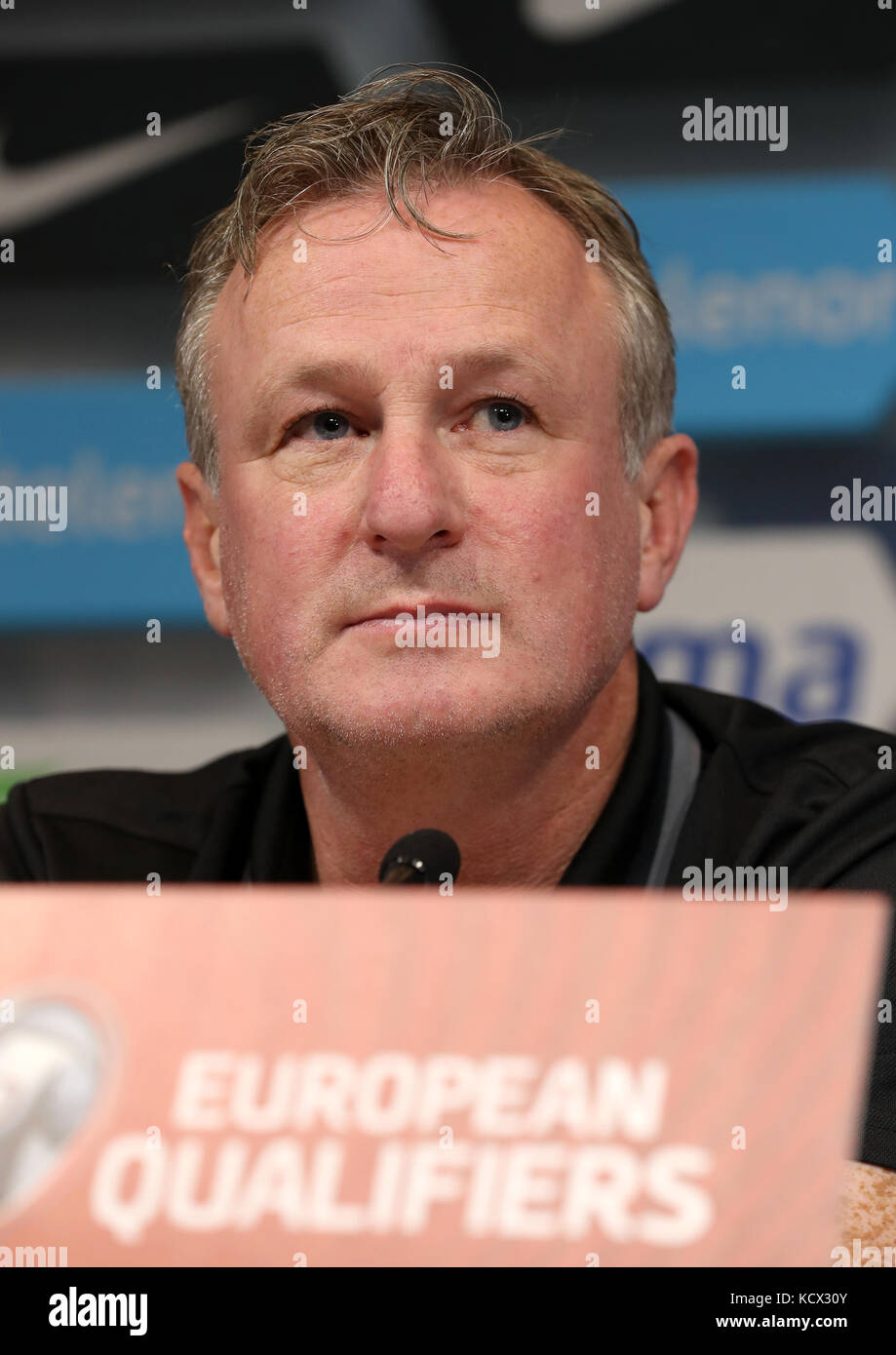 Il direttore dell'Irlanda del Nord Michael o'Neill durante la conferenza stampa al Thon Hotel Ullevaal Stadion di Oslo. Foto Stock