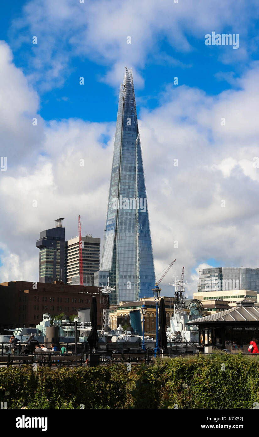 La vista del Shard Building al giorno di sole, Londra, Regno Unito. Foto Stock