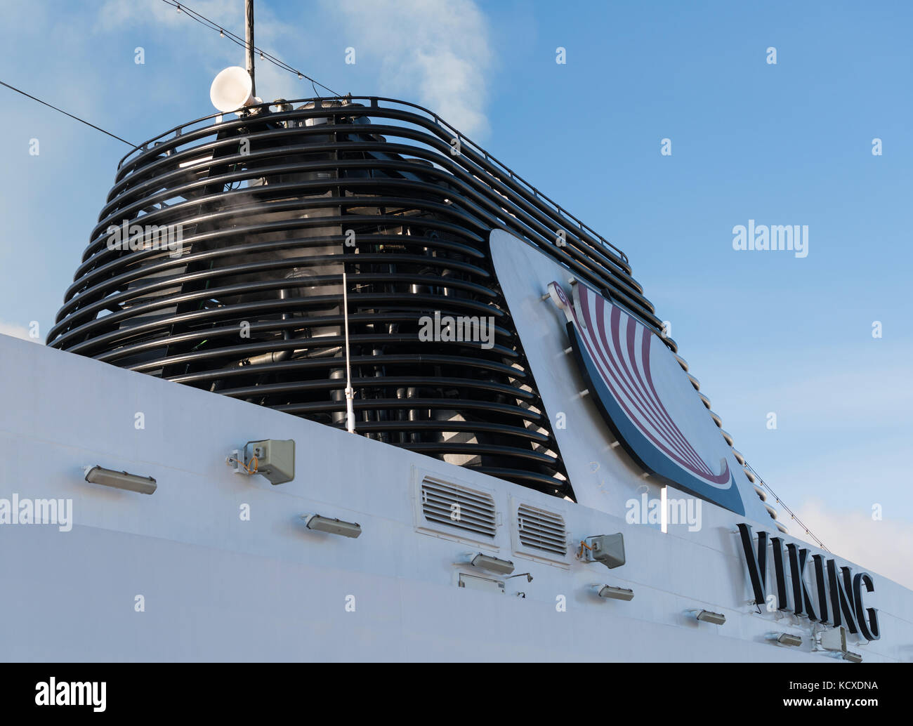Fumi da imbuto su una nave da crociera Viking Star Foto Stock