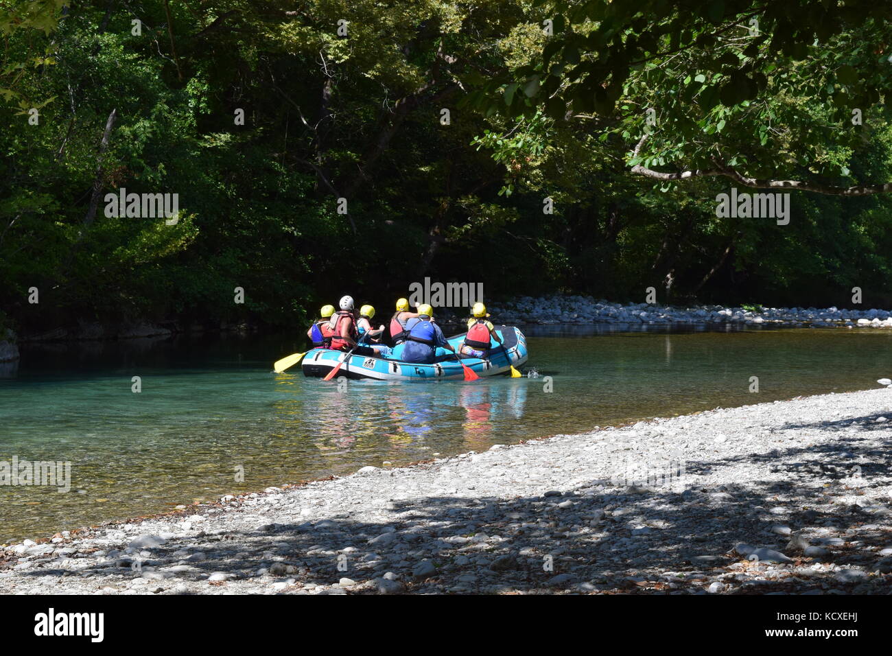 Rafting sul fiume Voidomatis, Parco Nazionale Vikos-Aoös, Grecia Foto Stock