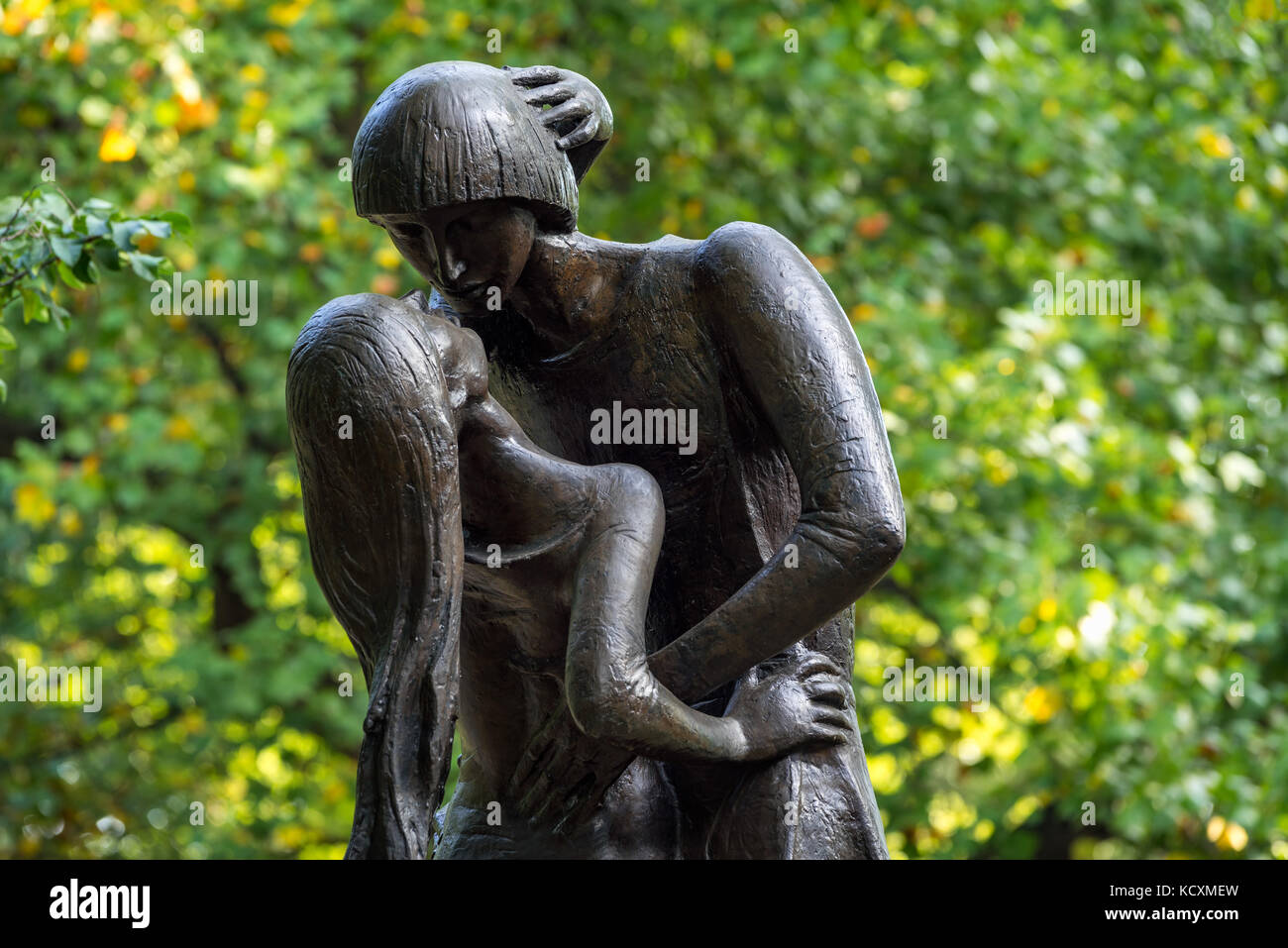 Romeo e Giulietta statua in bronzo vicino al Delacorte Theater di Central Park. Manhattan, New York City Foto Stock