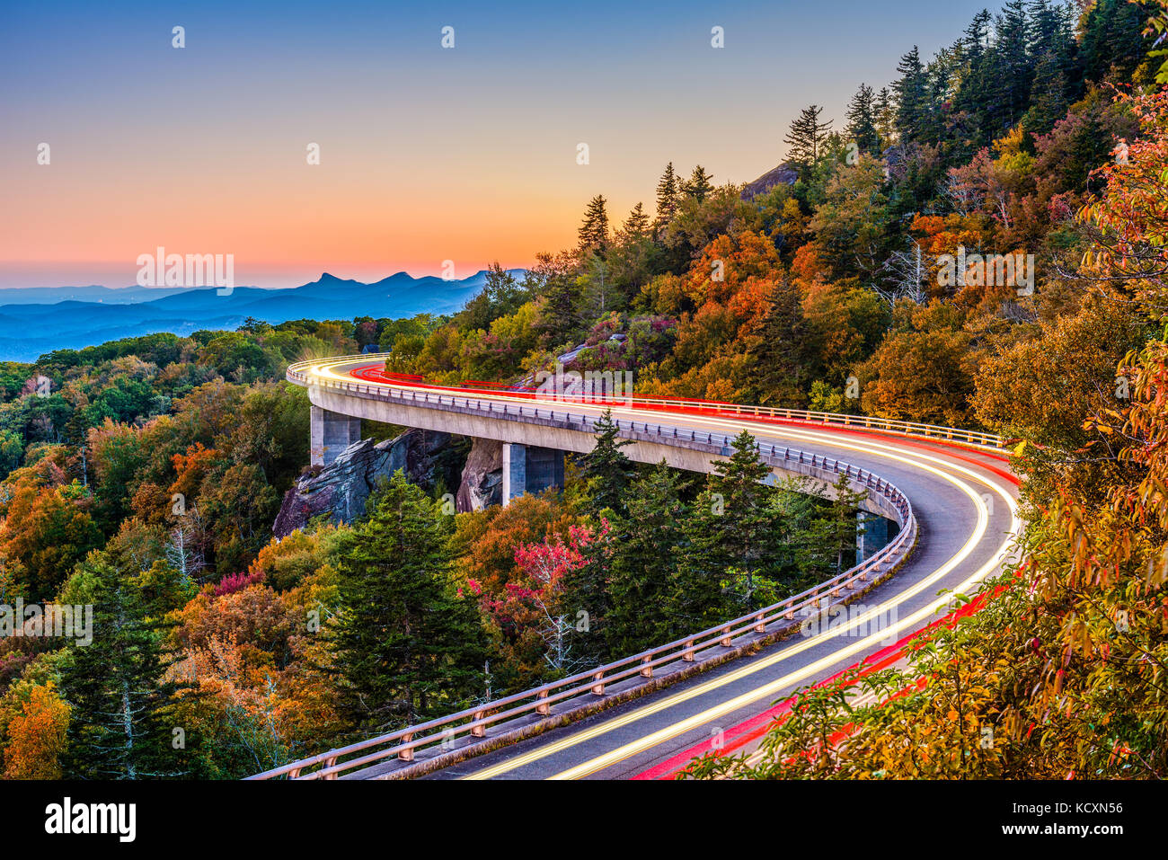 Linn Cove Viadotto, Grandfather Mountain, Carolina del Nord, Stati Uniti. Foto Stock