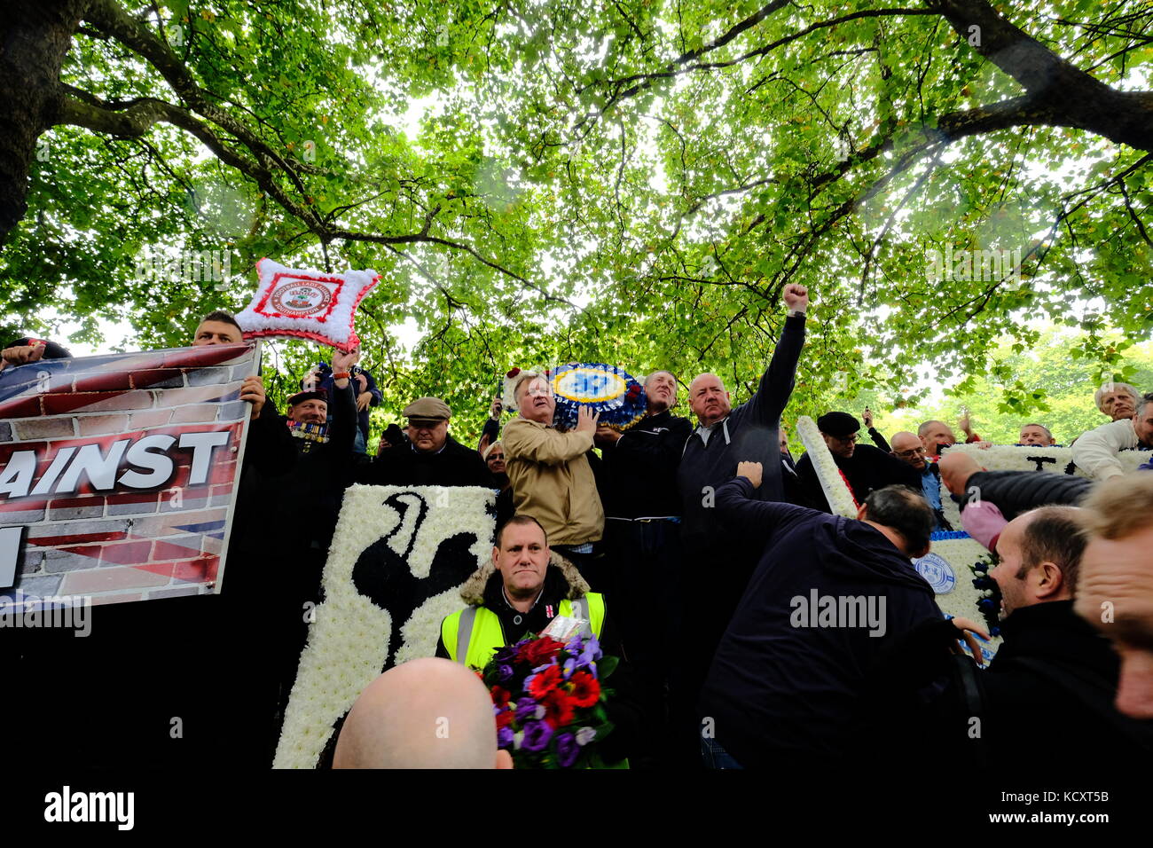 Londra, Regno Unito. 7 ott 2017. football lads alliance marzo a Londra contro il terrorismo credito: londonphotos/alamy live news Foto Stock