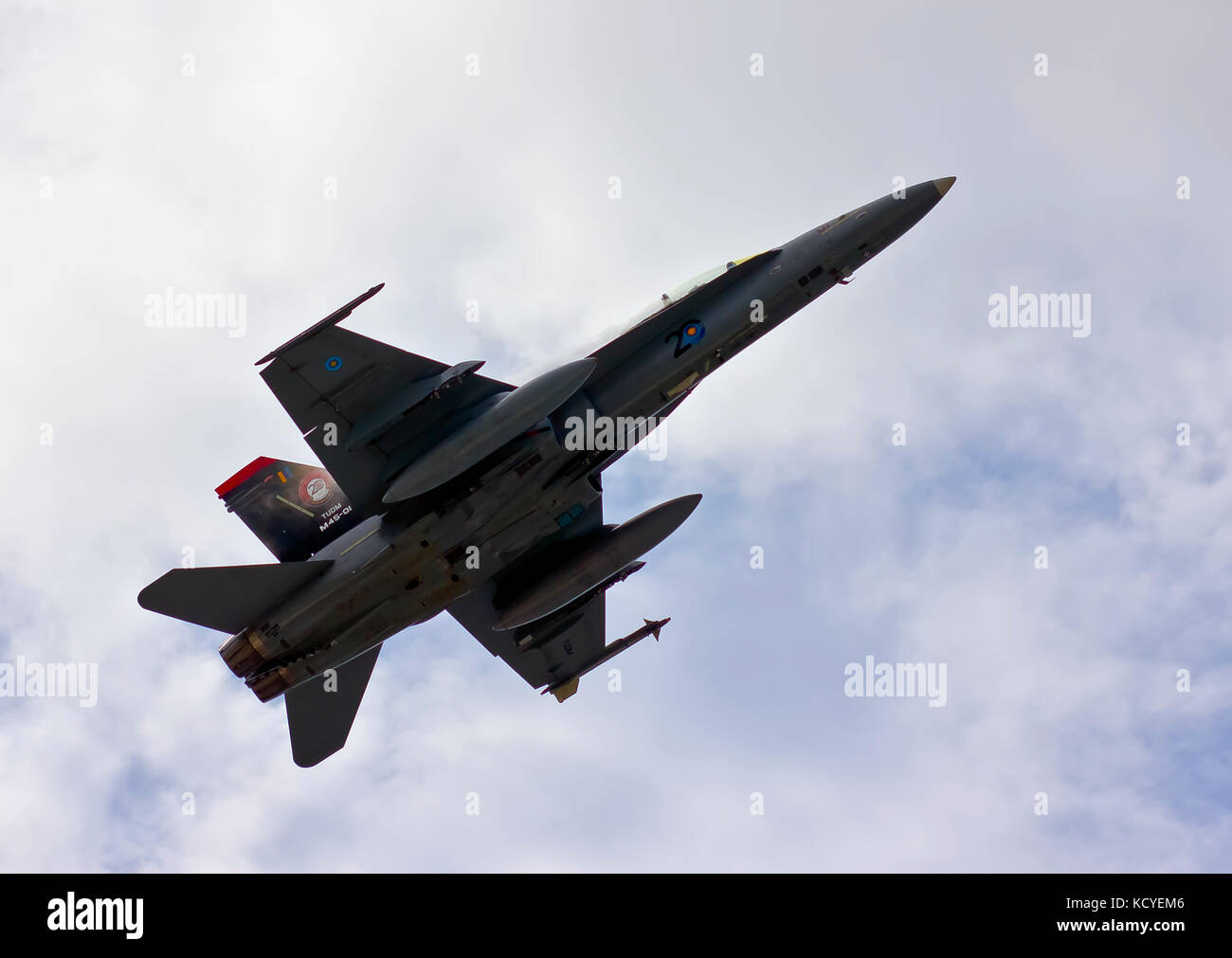 Posso catturare questa caccia a getto di volo quando sto sul circuito di Sepang per finale f1 e catturare questo momento utilizzando solo 50mm lente. Foto Stock