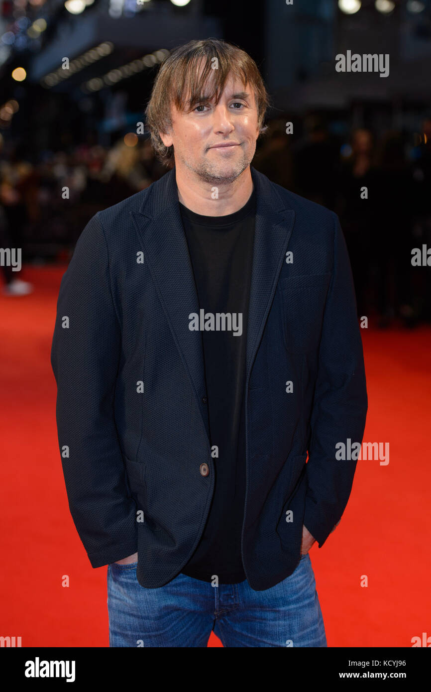 Richard Linklater partecipa alla prima di Last Flag Flying, come parte del BFI London Film Festival, al cinema Odeon di Leicester Square, Londra. PREMERE ASSOCIAZIONE foto. Data immagine: Domenica 8 ottobre 2016. Il credito fotografico dovrebbe essere: Matt Crossick/PA Wire Foto Stock