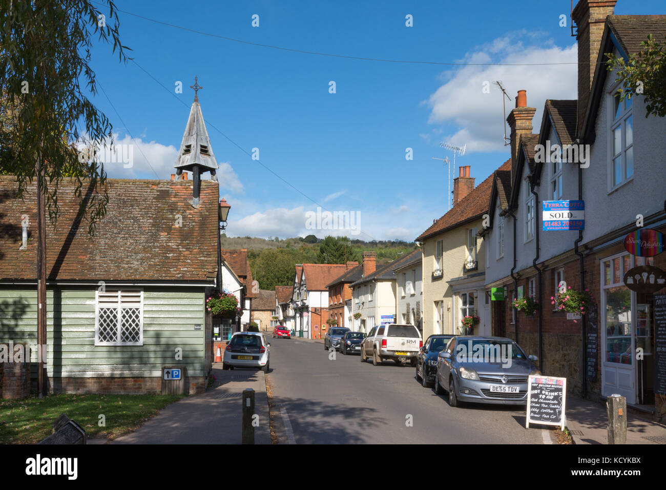 Il grazioso villaggio di Shere nel Surrey, Regno Unito Foto Stock