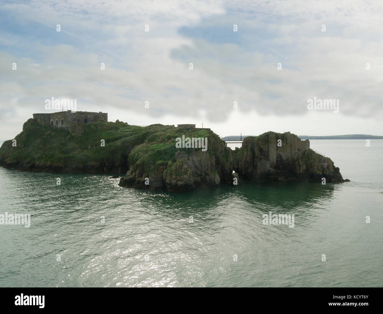 Santa Caterina sulla Fort St Catherine isola accanto al castello di roccia Tenby Pembrokeshire South West Wales Foto Stock