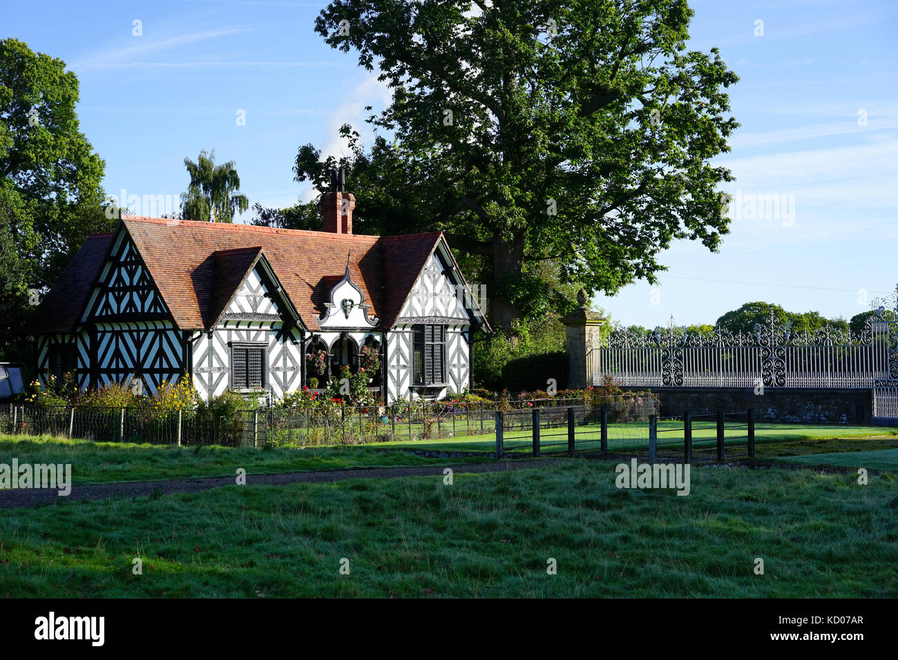 Chirk Castle Lodge e cancelli, Chirk, Galles del Nord, Regno Unito. Foto Stock