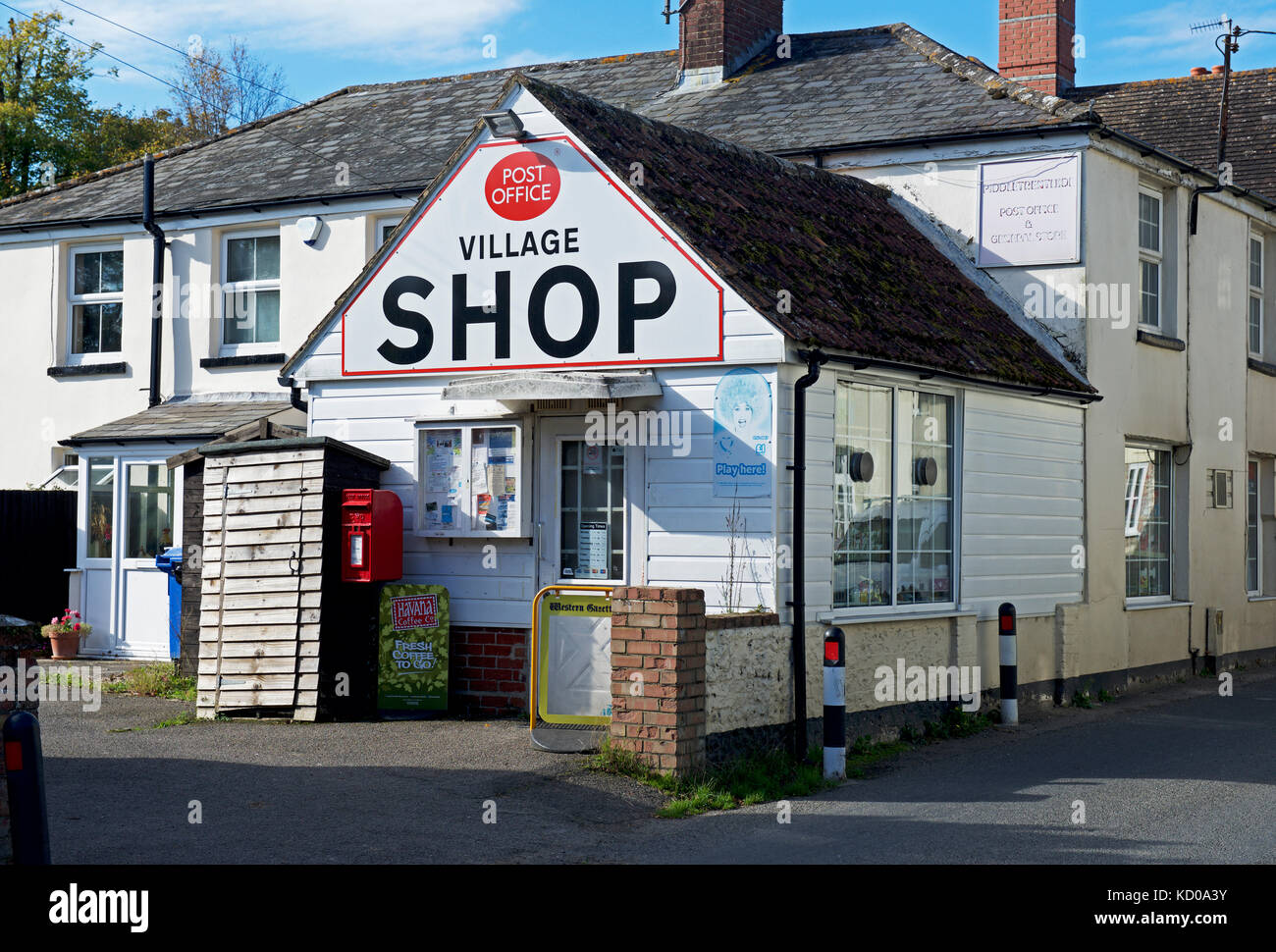 Negozio di paese in Piddletrenthide, Dorset, England Regno Unito Foto Stock