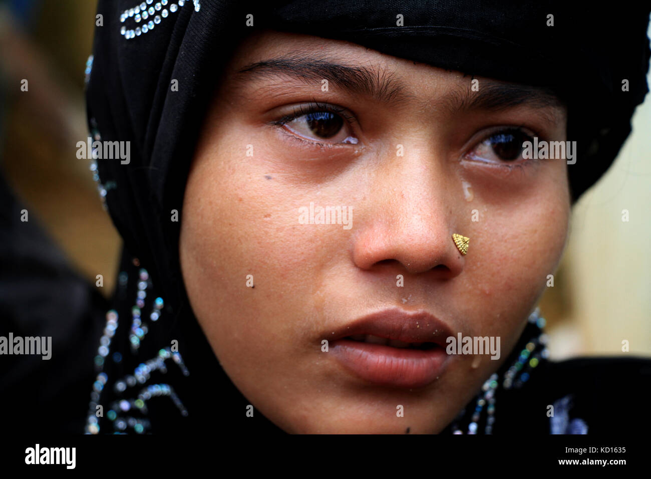 Bangladesh. Il Myanmar è rifugiato Rohingya donna piange dopo è entrato in Cox bazar, Bangladesh. © Rehman Asad/Alamy Stock Photo Foto Stock