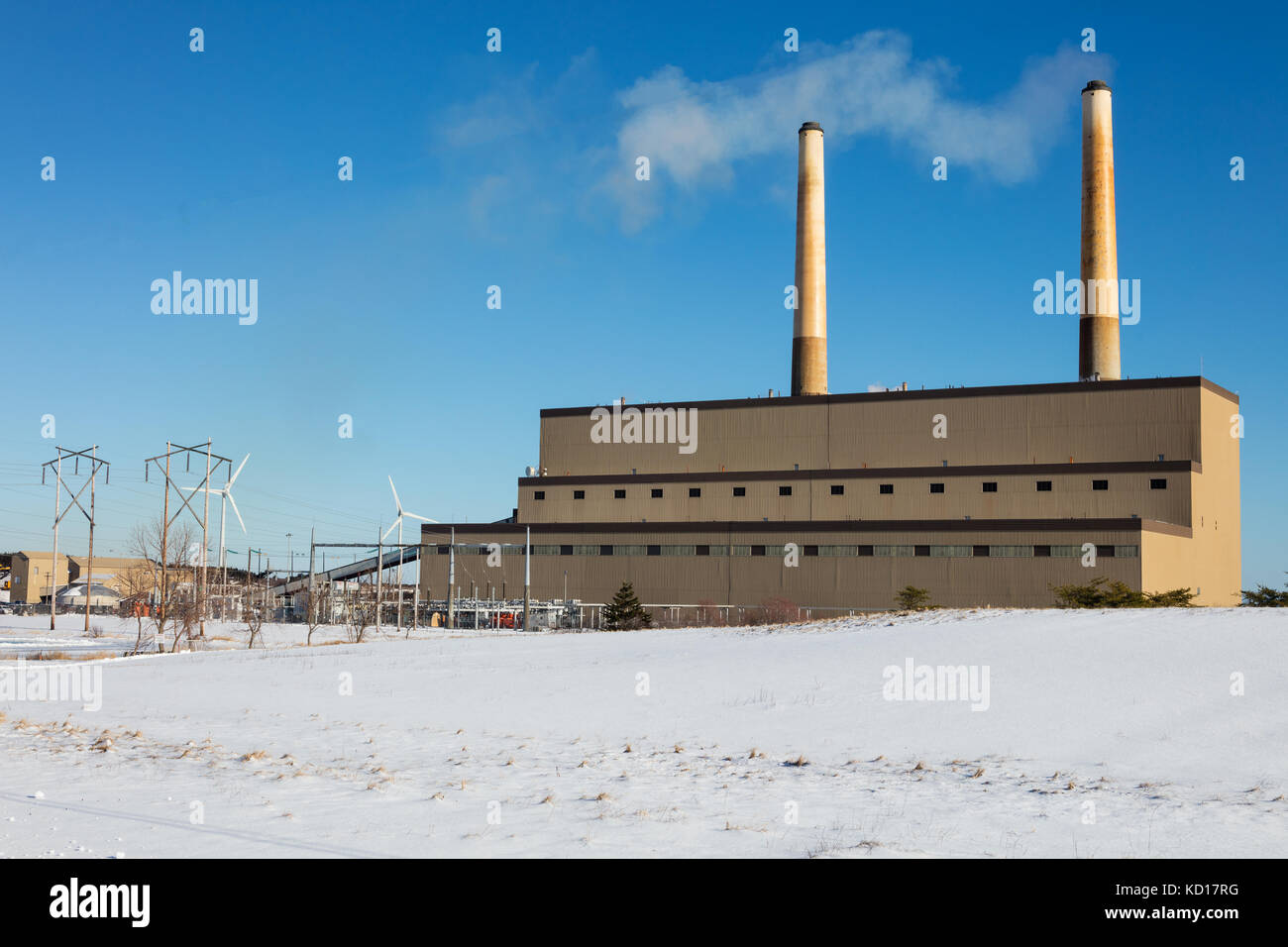 Lingan centrali a carbone stazione di generazione e delle turbine a vento, Cape Breton , Nova Scotia, Canada Foto Stock