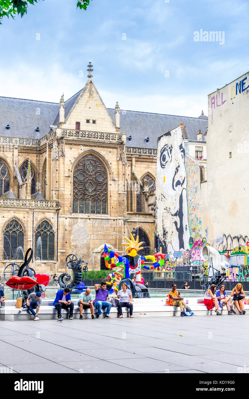 Fontana Stravinsky accanto al Centre Pompidou di Parigi, Francia Foto Stock