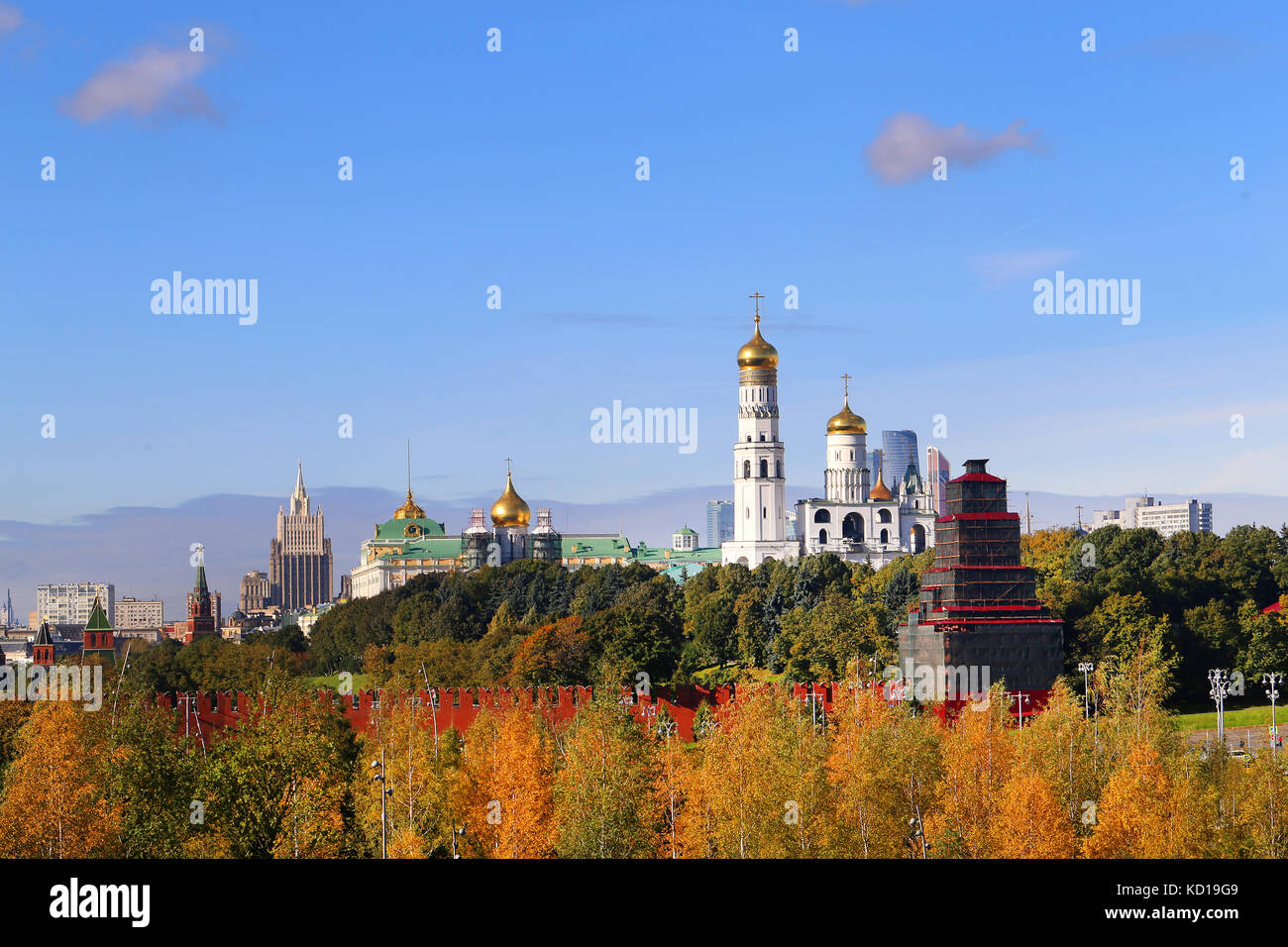 Visualizzazione di foto di Ivan il grande campanile a Mosca il giorno di autunno Foto Stock