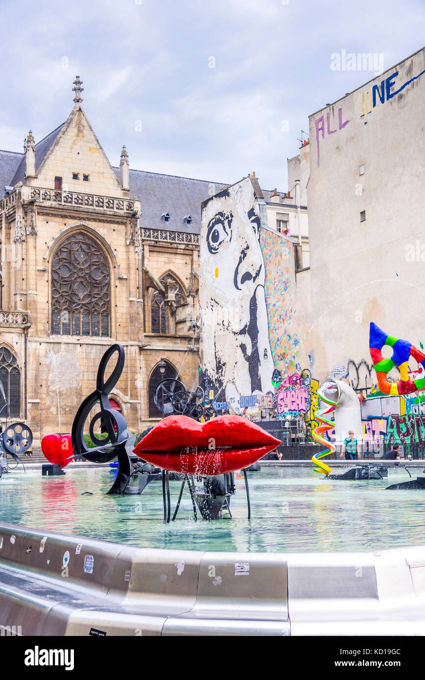 Fontana Stravinsky accanto al Centre Pompidou di Parigi, Francia Foto Stock