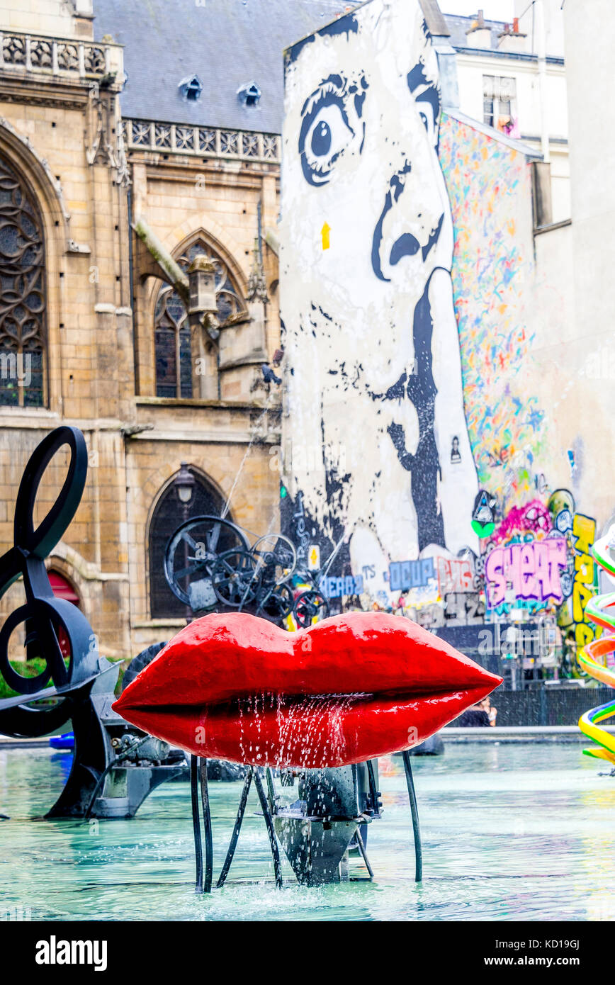 Fontana Stravinsky accanto al Centre Pompidou di Parigi, Francia Foto Stock