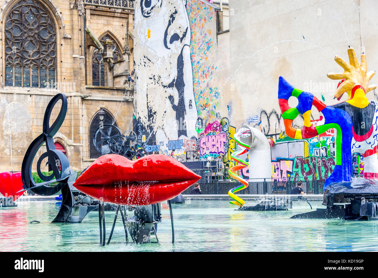 Fontana Stravinsky accanto al Centre Pompidou di Parigi, Francia Foto Stock