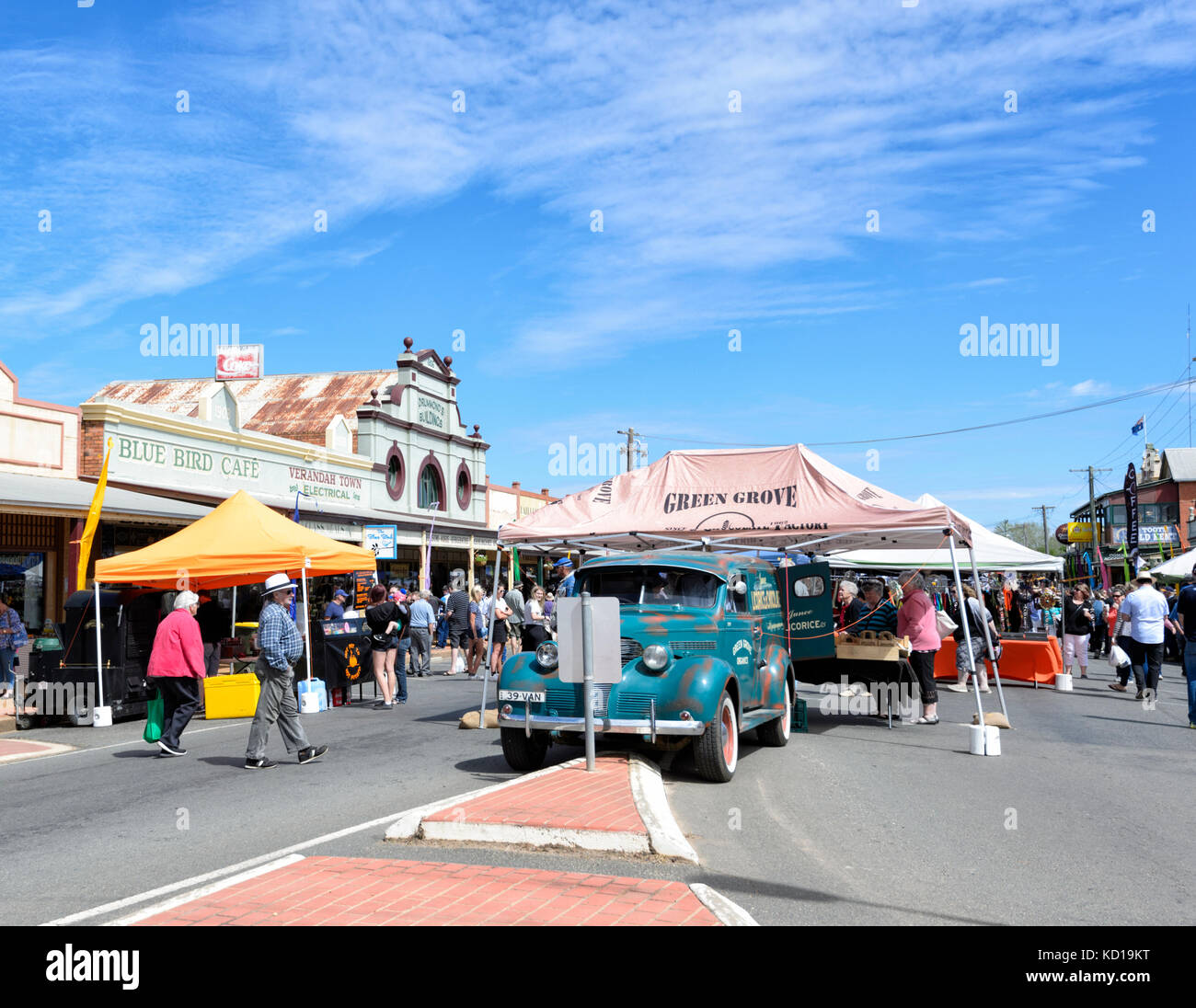Strada del mercato nella piccola cittadina rurale di Lockhart, Nuovo Galles del Sud, NSW, Australia Foto Stock