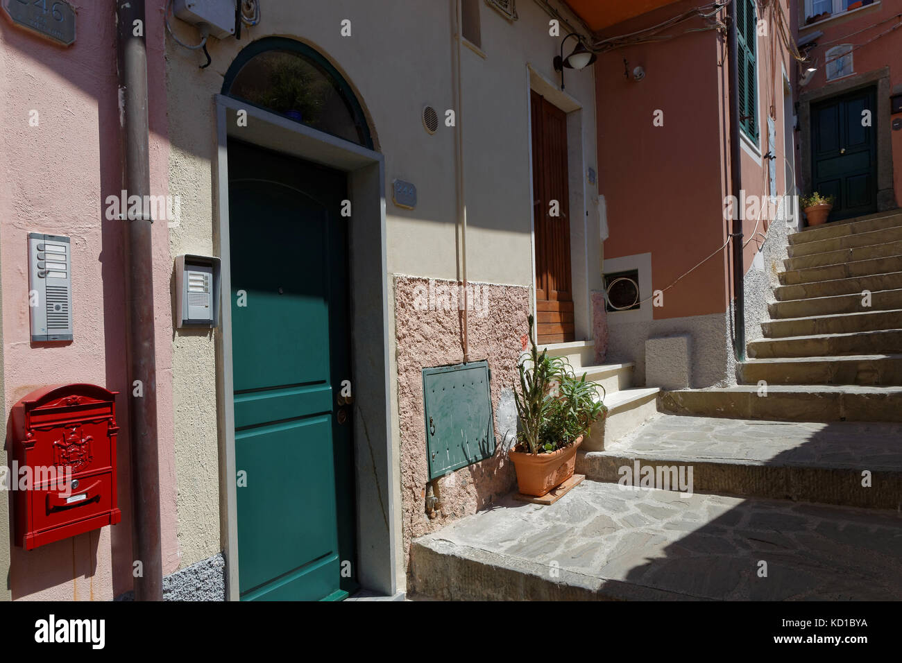 MANAROLA, Italia, Giugno 3, 2017 : Una casa tradizionale in un villaggio del Parco Nazionale delle Cinque Terre sulla Riviera Italiana. L'area delle Cinque Terre è un Foto Stock