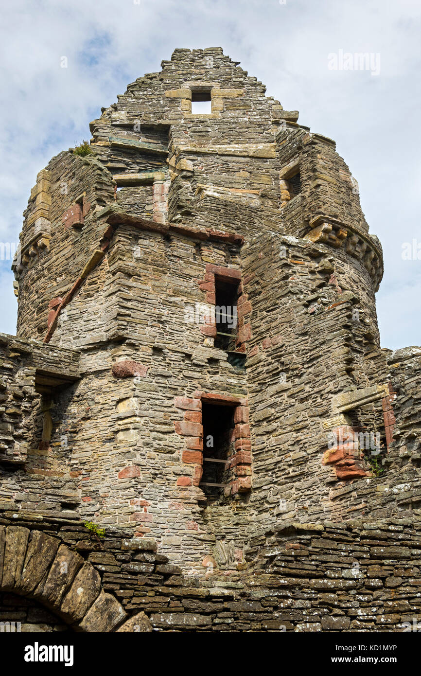 La torre del vescovo Reid, conosciuta localmente come Moosie Tooer, presso il Bishop's Palace, Kirkwall, Orkney Mainland, Scozia, Regno Unito. Foto Stock