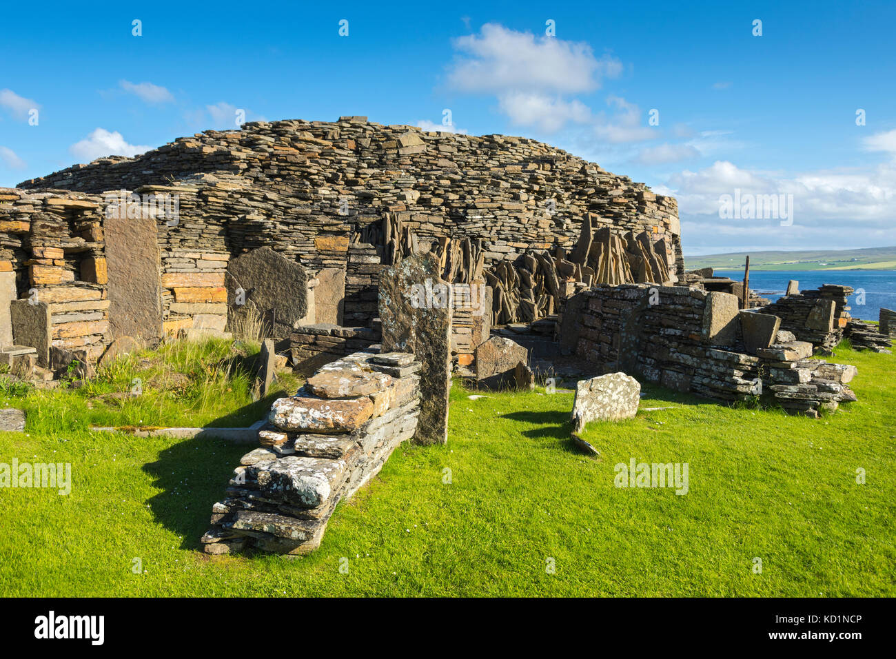 Midhowe Broch sull'isola di Rousay, Isole Orkney, Scozia, Regno Unito. Foto Stock