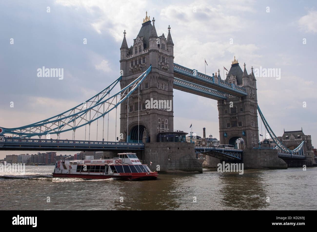 Il tower bridge LONDON REGNO UNITO Foto Stock