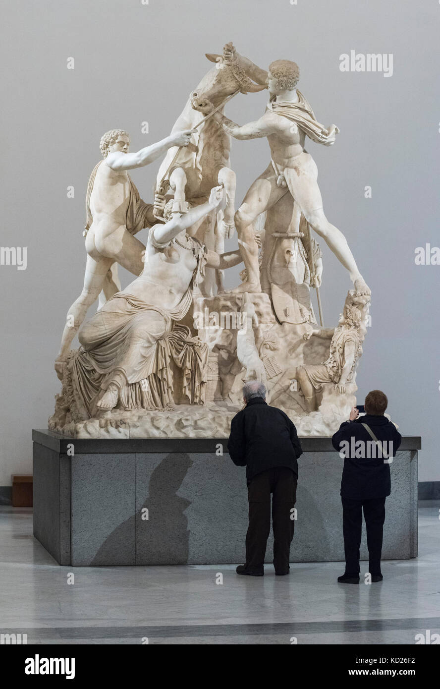 Napoli. L'Italia. Il Toro Farnese (2a/3C d.C.), dalle Terme di Caracalla. Museo Archeologico Nazionale di Napoli. Museo Archeologico Nazionale Foto Stock