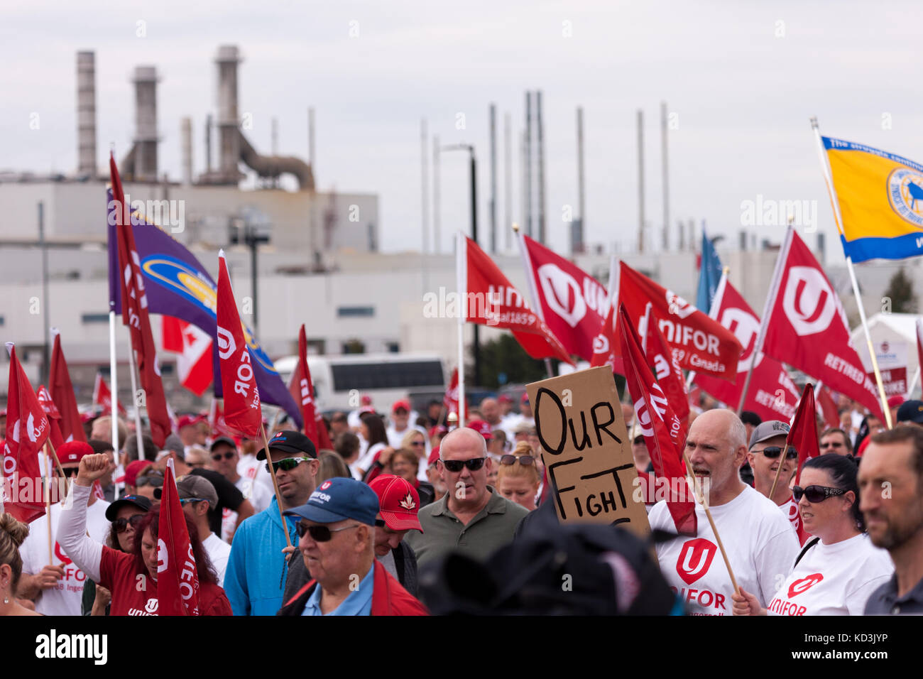 Unifor locale di 88 membri, alle loro famiglie e ai membri di altri sindacati partecipano a una solidarietà nel rally Ingersoll, on Ott 6, 2017. I lavoratori h Foto Stock