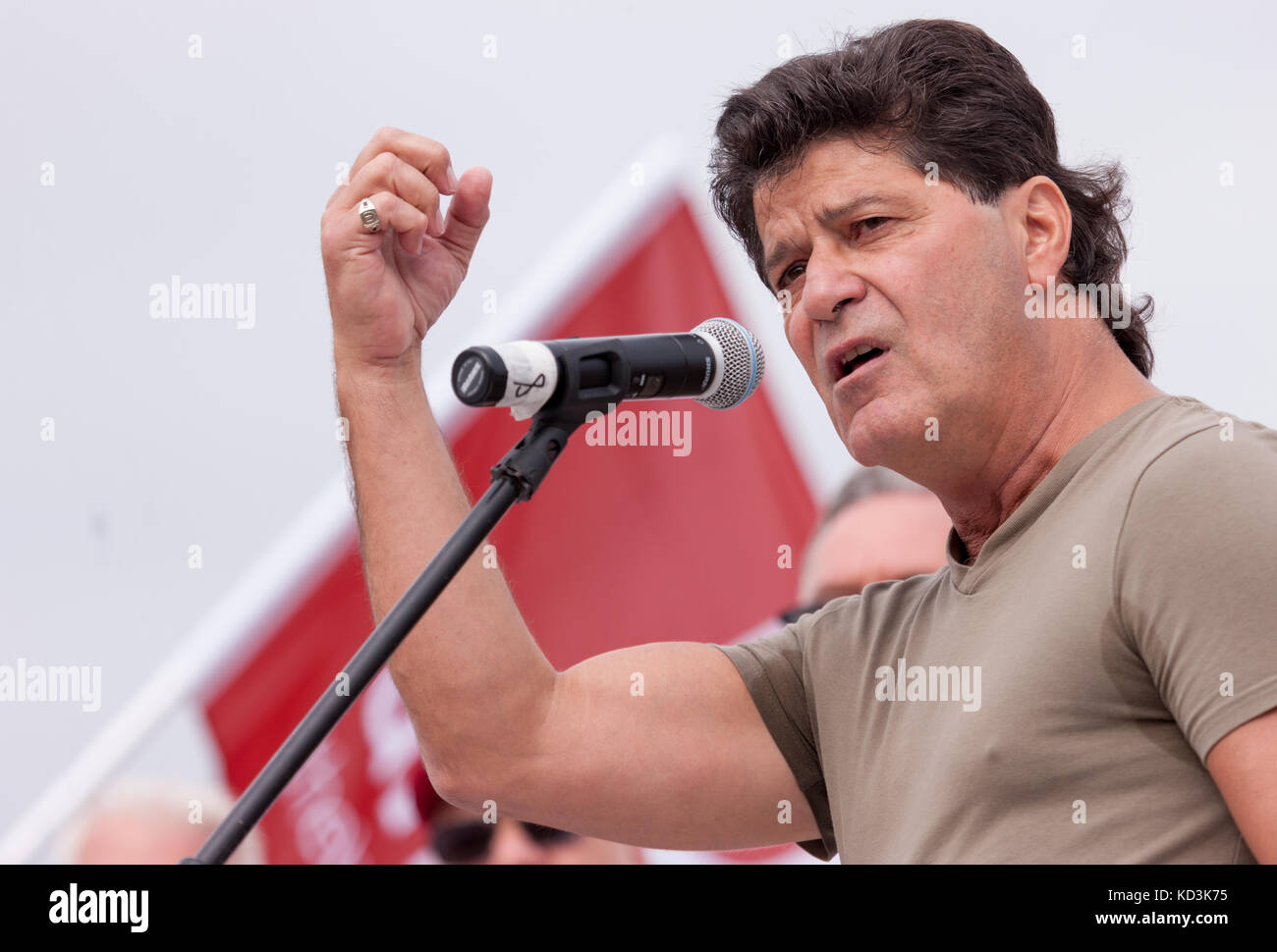 Gerry Dias, presidente di Unifor parla di lavoratori di CAMI impianto di assemblaggio in Ingersoll Ontario, Canada. Foto Stock