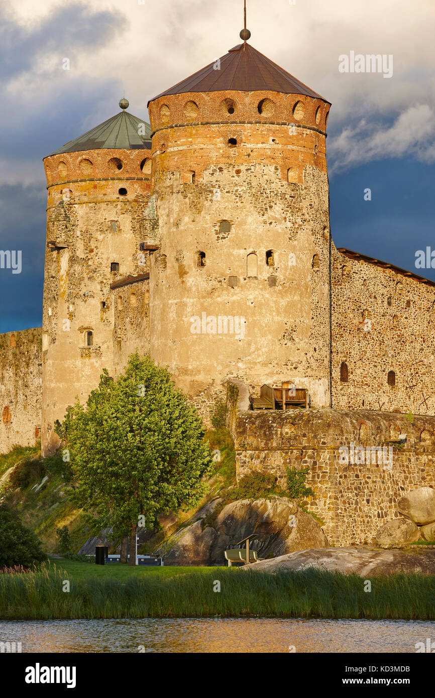 Savolinna castello torre fortezza. Finlandia landmark. patrimonio finlandese verticale. Foto Stock