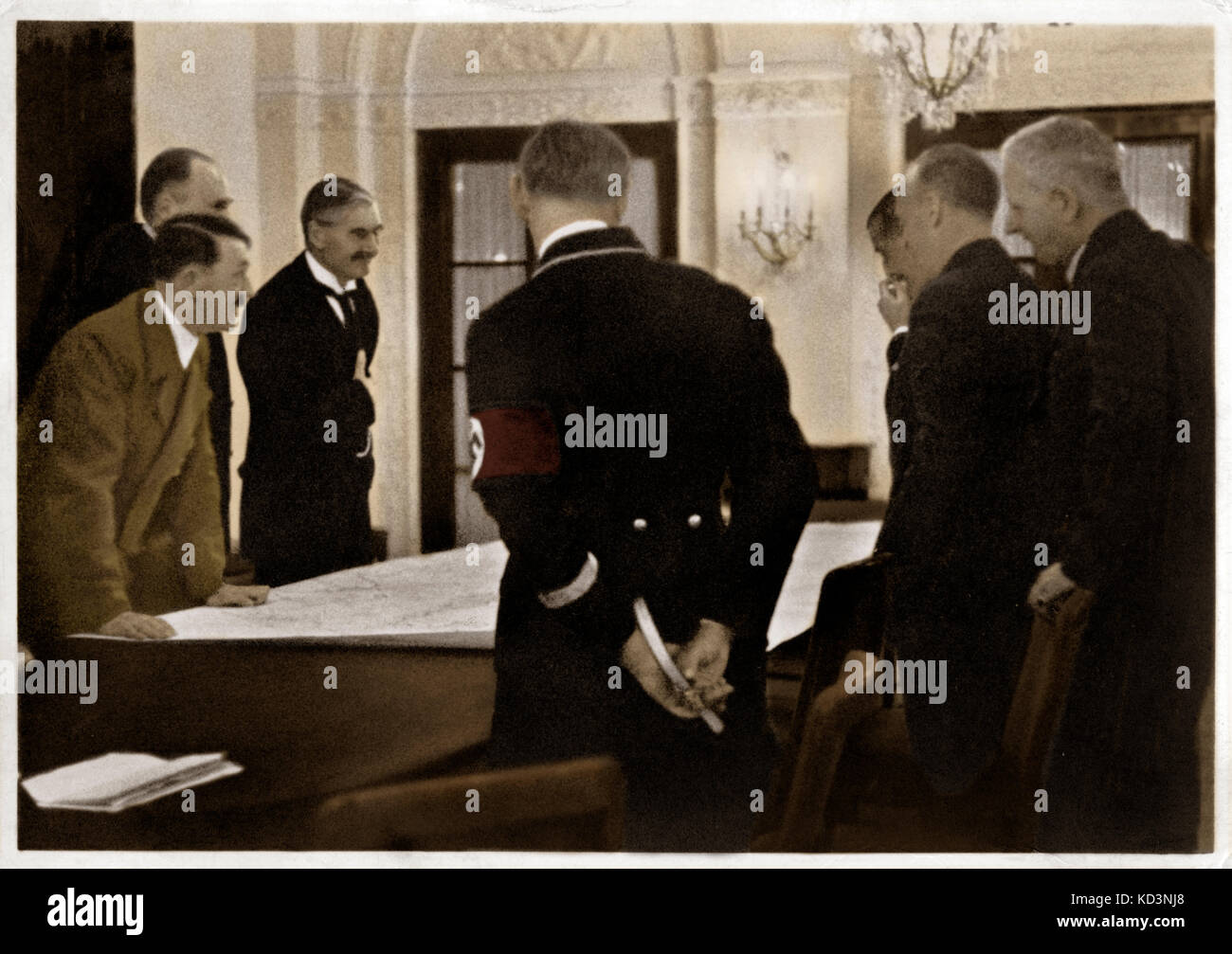 Adolf Hitler e Neville Chamberlain, 1938, nel Rhein Hotel Dresden, Bad Godesberg, 22-23 settembre 1938. AF: Politico tedesco di origine austriaca e leader del Partito Nazionale Socialista dei lavoratori tedeschi: 20 aprile 1889 – 30 aprile 1945 (Cancelliere della Germania dal 1933 al 1945). NC: Politico e primo Ministro inglese (1937-1940): 18 marzo 1869 – 9 novembre 1940. Foto Stock