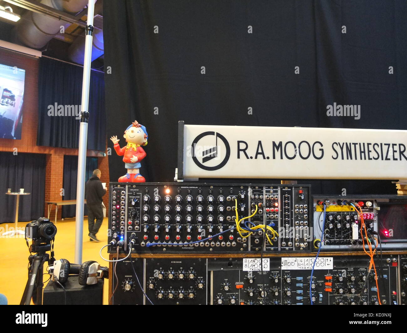 Un Moog Modular synthesizer (e) Noddy sul display a Synthfest, l'ottagono centrale, Università di Sheffield (parte del Festival Sensoria) Foto Stock