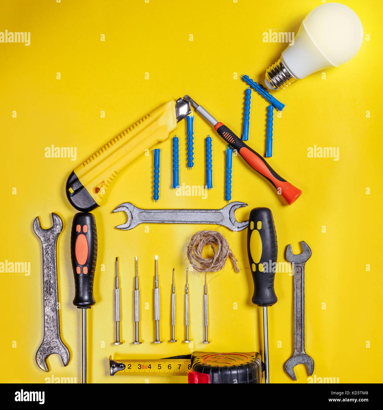 Home concetto di miglioramento. Impostare il lavoro lo strumento mano per la costruzione o la riparazione della casa Foto Stock Home concetto di miglioramento. Impostare il lavoro lo strumento mano per la costruzione o la riparazione della casa Foto Stock