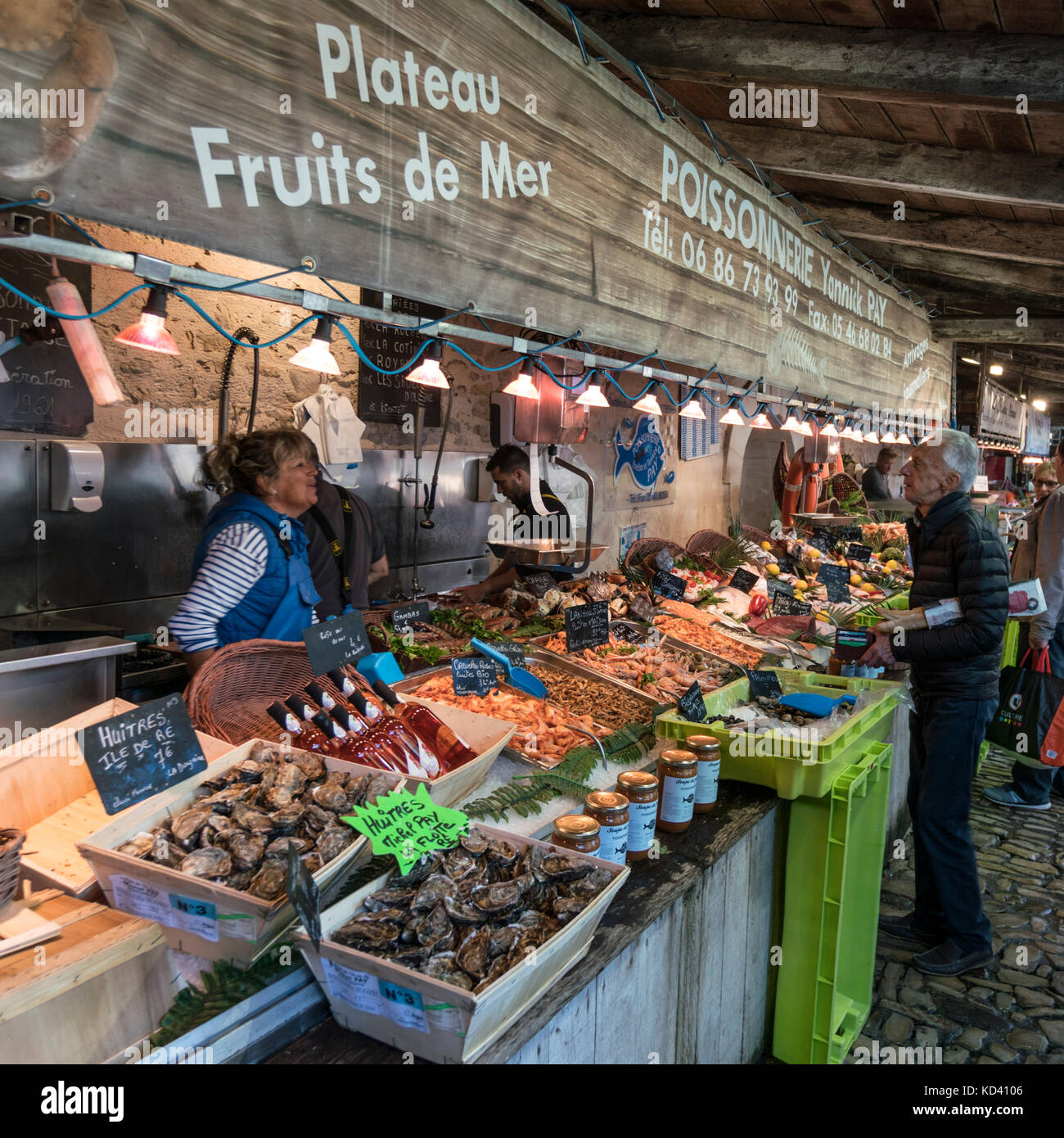 Mercato del pesce, frutti de mer, ile de re, nouvelle-Aquitaine, francese la westcoast, Francia, Foto Stock