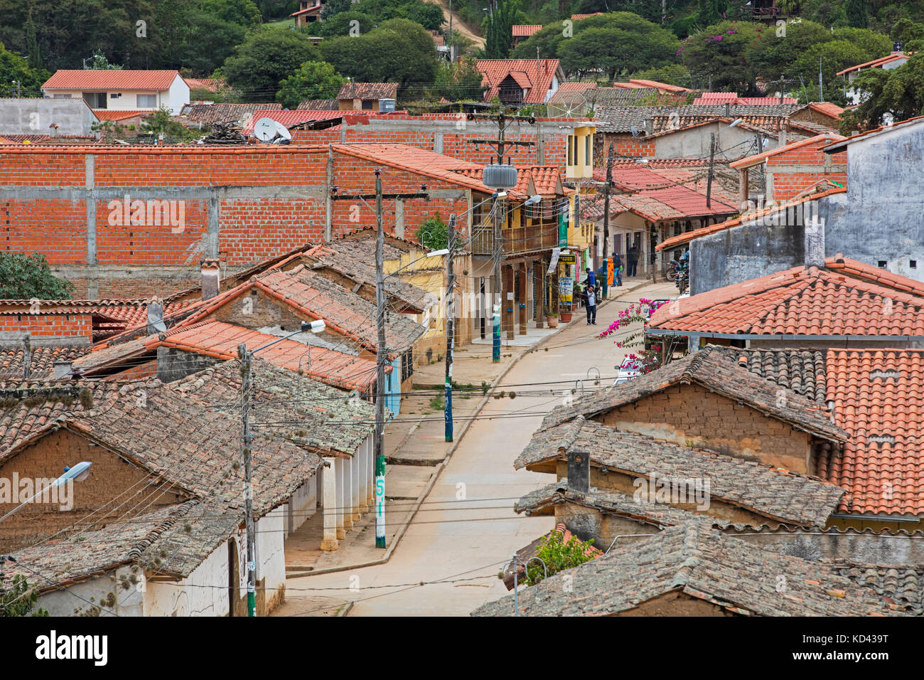 Vista aerea su strada con case in città Samaipata florida, provincia di santa cruz reparto, Bolivia Foto Stock