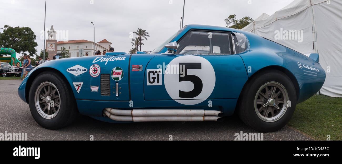 Faro, Portogallo, 26 agosto 2017: 6º automobili americane mostrano algarve caso in cui diverse auto d'epoca sono nel display e un mix di americana attività correlate Foto Stock