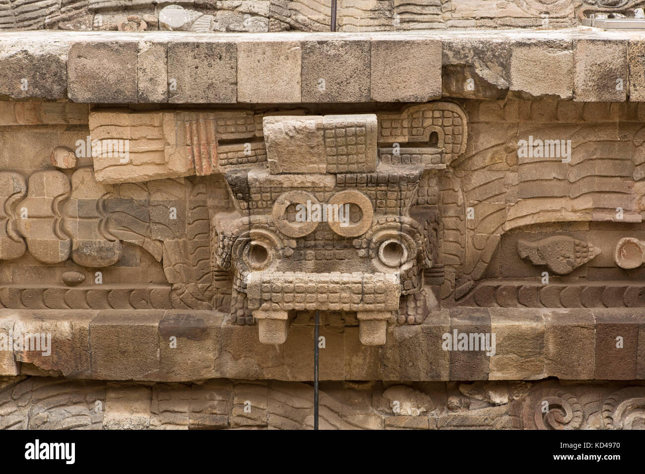 Pietra scolpita decorazione closeup dettaglio di Teotihuacan sito archeologico in Messico Foto Stock