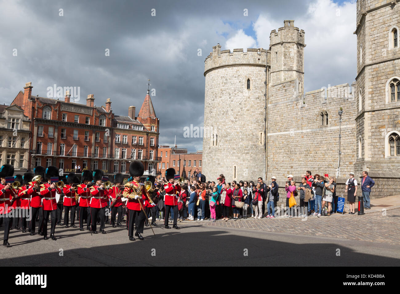 Castello di Windsor, Cambio della guardia, Castello di Windsor, Windsor, Berkshire Inghilterra UK Foto Stock